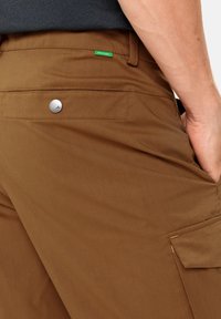 Vaude MENS NEYLAND CARGO - Friluftsshorts - umbra