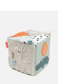 Färggcub av mjukt tyg med djurmönster, med en grå bakgrund, orange, mintgröna och svarta prickar, samt taktila texturer.