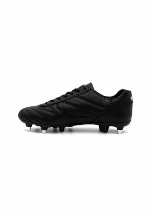 Chaussure de football en cuir noir, avec des lacets, des crampons moulés et une étoile blanche au talon, vue de côté sur fond blanc.