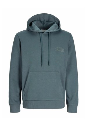 Bluza z kapturem w stonowanym kolorze morskim, z przednią kieszenią kangurką, ściągaczami na rękawach oraz subtelnie nadrukowanym logo na piersi.