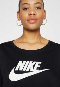 Nike Sportswear CLUB TEE - Apdrukāts T-krekls - black