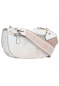 Bílá texturovaná kabelka s růžovými akcenty; obsahuje opakující se vzor loga, zlaté kování, zipové zavírání a odnímatelný pruhovaný popruh.