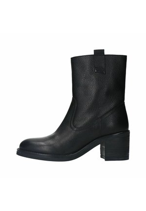 Kotníkové boty - black