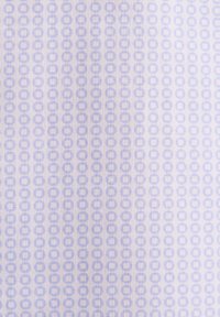 Tessuto leggero con uno sfondo lavanda tenue, caratterizzato da un motivo ripetitivo di piccoli cerchi contornati. Texture liscia e lavorazione uniforme.