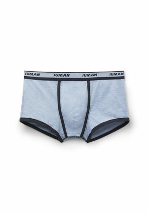Lichtgrijze herenboxers met zwarte elastische tailleband met het "IUMAN"-logo, flatlocknaden en contrasterende donkere accenten.