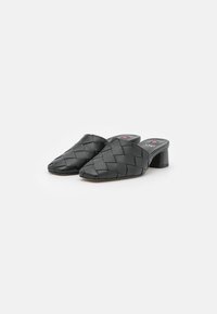 Högl FABIANA - Mules de salto - black