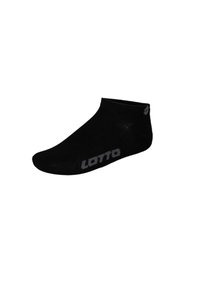 Zwart sportsock met een lage snit. Heeft een gladde textuur en een grijs "LOTTO" logo aan de zijkant. Lichtgewicht en ademend materiaal.