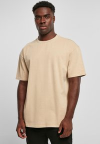 Urban Classics OVERSIZED GARMENT DYE TEE - Základné tričko - unionbeige