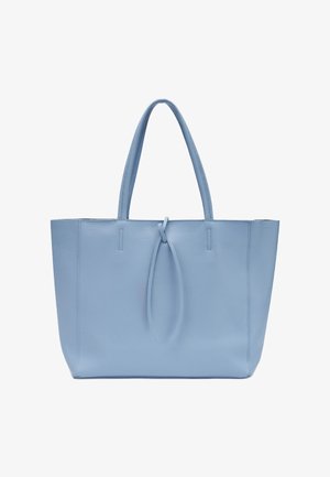 Bolso tote de cuero azul claro con dos asas para el hombro y un detalle de cuero atado en la parte superior central.