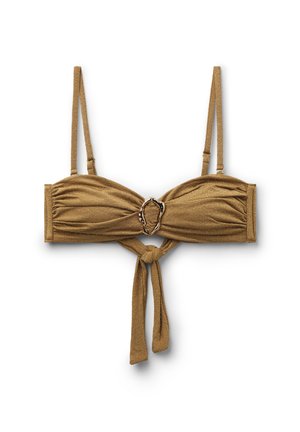 Top de bikini marrón con textura, con tirantes ajustables, detalle central de anillo de carey y nudo delantero.