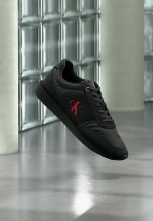 Calvin Klein, RETRO RUNNER - Sneaker low - triple black/white