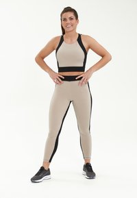 Endurance Sport-BH med lätt stöd - black