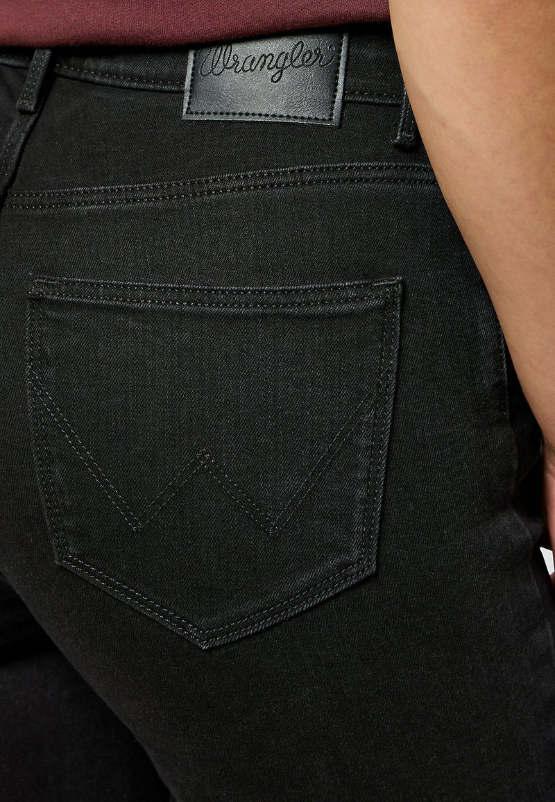 Jean Slim Femme Wrangler Noir - Coupe Ajustée, Taille Haute, 78% Coton, 18% Modal, Idéal Pour Un Look Quotidien Moderne