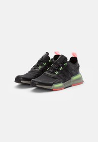 adidas Originals NMD V3 - Sportbačiai - core black/core black/signal green