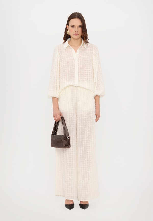 RAKELLE - Trousers - creme3