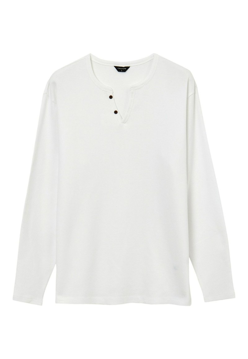 Camicia bianca a maniche lunghe con tessuto testurizzato, caratterizzata da un collo henley e tre bottoni scuri. Design semplice e dritto.