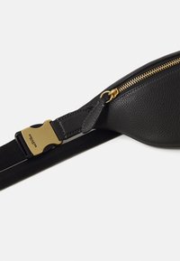 COACH ESSENTIAL BELT BAG - Bum bag - black