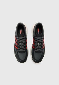 adidas Originals ADIZERO ARUKU UNISEX - Treniņu apavi - core black/grey six/bright red