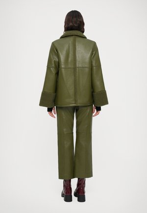 Rankning 2: Baum und Pferdgarten - BIRDIE - Jacka i konstläder