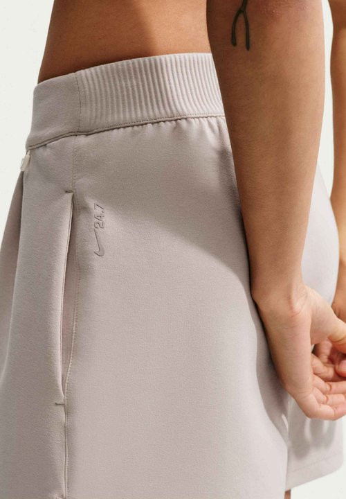 Nike PERFORMANCE WOMEN'S DRI-FIT LOOSE SHORTS - Pantalón corto de deporte - cream ii cream ii college grey — foto 4