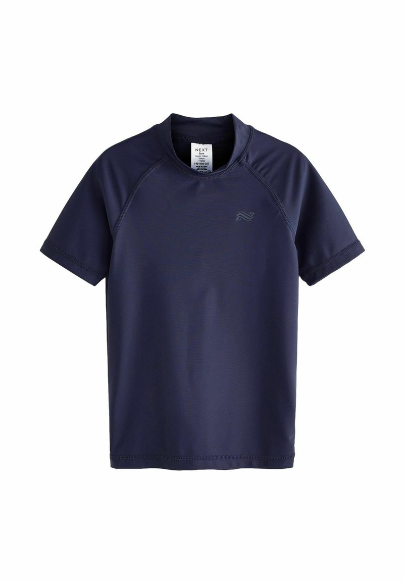 Mörkblå rash guard med kort ärm, tillverkad av slät och elastisk tyg. Har en rund halsringning och en liten logodetalj vid bröstet.