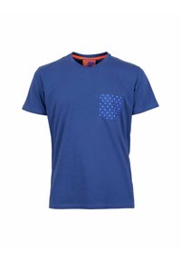 Blaues Baumwoll-T-Shirt mit Rundhalsausschnitt, kurzen Ärmeln und einer gemusterten Brusttasche mit gelben Punkten auf blauem Hintergrund.