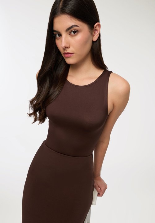 Chunpin Body Donna Con Scollo Quadrato E Doppia Fodera - Maniche Corte, Tessuto Elasticizzato, Taglie Forti XX-Large, Colore Celeste