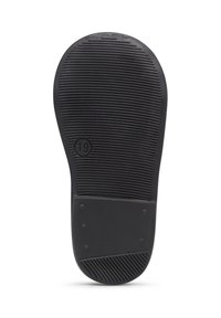 Semelle en caoutchouc noir avec une texture striée, comprenant une zone rectangulaire centrale et une empreinte circulaire portant l'inscription '19'.