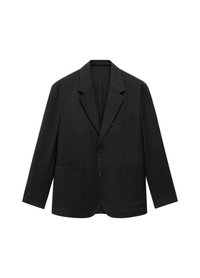Giacca nera su misura con rever a punta, due bottoni e due tasche frontali. Realizzata in tessuto morbido, presenta un design elegante e strutturato.