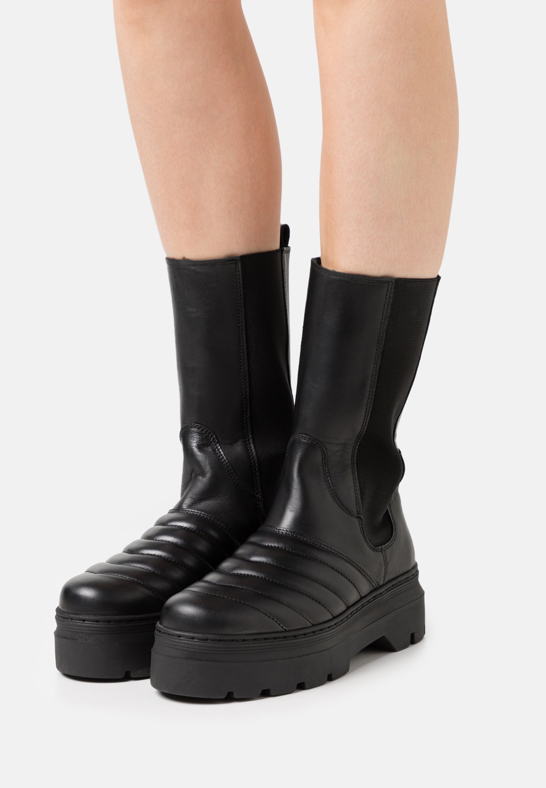 Pavement flora boots Clearance