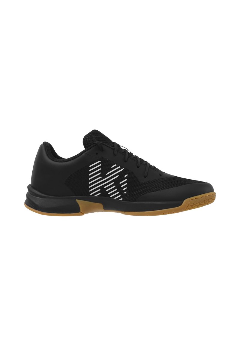 Schwarze Sportschuhe mit strukturiertem Obermaterial, ausgestattet mit einem weißen gestreiften Logo an der Seite und einer Gummisohle für besseren Halt.