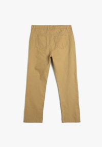 Pantalones de algodón color caqui con un diseño de pierna recta, que cuentan con dos bolsillos traseros y una cinturilla de altura media. Textura suave con costuras cosidas.