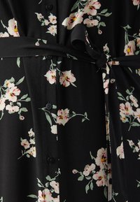 Vero Moda Curve VMCEASY LONG SHIRT DRESS - Abito a camicia - black