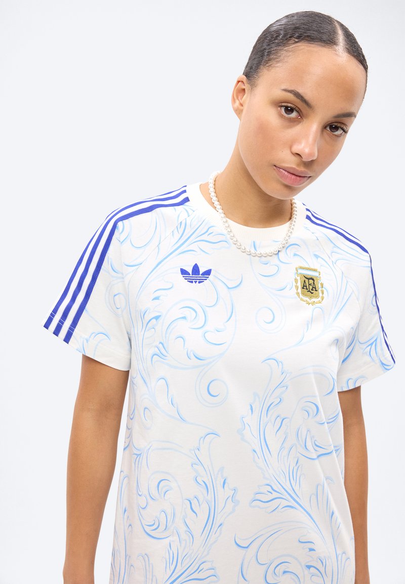 adidas Originals ARGENTINA DRESS - Jersey dress - off white/blue - Zalando