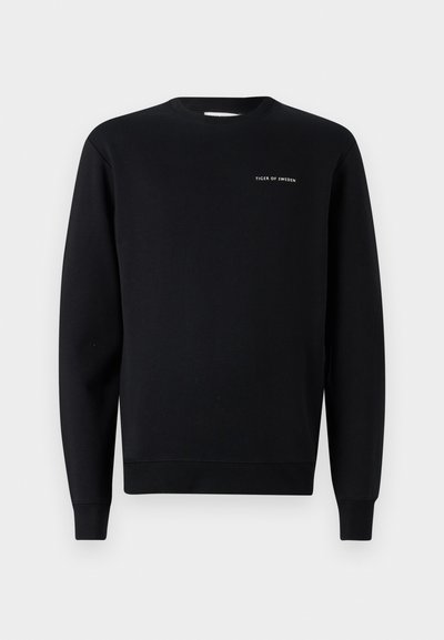 Sweatshirt preto feito de algodão, com decote redondo, mangas longas e um pequeno logotipo branco "TIGER OF SWEDEN" no peito.