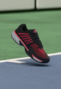 Nevybráno, black/micro chip/neon lava