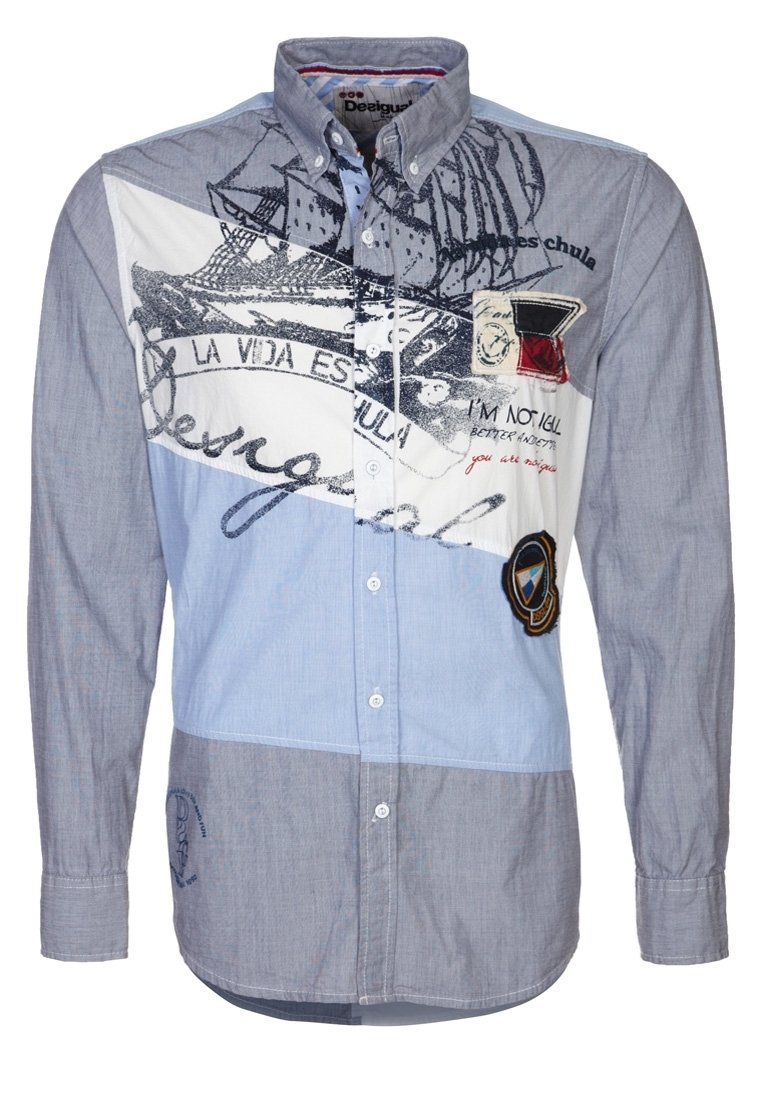 Hemdbluse mit einem Mischgewebe-Design in Hellblau und Grau. Mit nautisch inspirierten Stickereien und vier Knöpfen vorne.