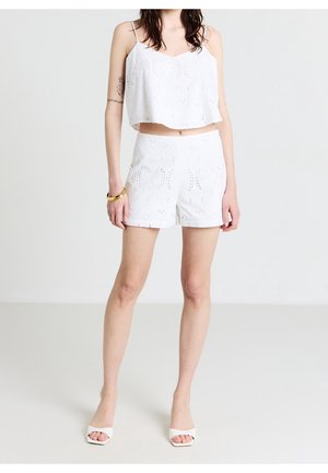 Calliope, Short - white