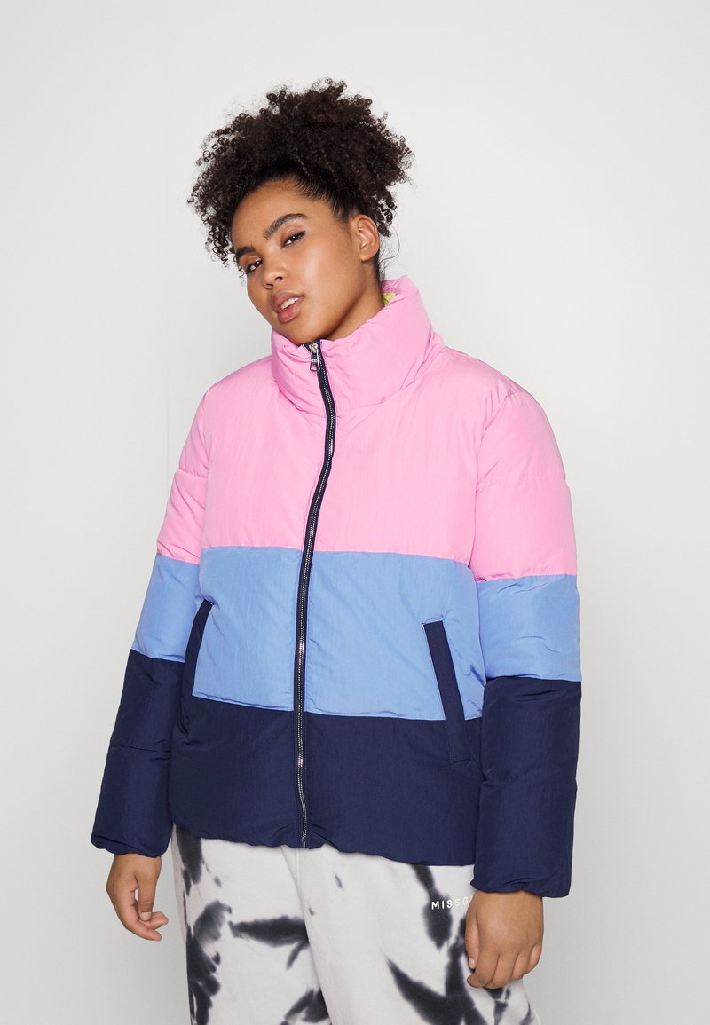 ONLY Carmakoma CARDOLLY BLOCK PUFFER JACKET Winter jacket sachet