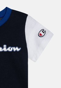 Thumbnail Image 4