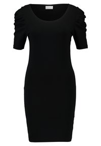 Černé přiléhavé šaty vyrobené z elastické látky, s výstřihem do kulata a krátkými nabíranými rukávy. Hladký povrch bez viditelných vzorů.
