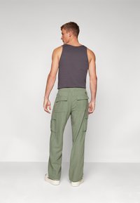 Jack & Jones PREMIUM JPSTBILL JJNATE JOG - Cargobroek - laurel wreath