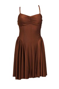 Braunes Sommerkleid mit dünnen Trägern, gerafftem Oberteil und plissiertem Rock. Hergestellt aus glattem Stoff, mit taillierter Taille und ausgestelltem Saum.