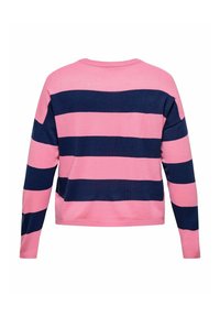 Różowo-granatowy sweter w paski, z długim rękawem, okrągłym dekoltem, wykonany z miękkiego materiału dzianinowego, z kontrastowym wzorem kolorystycznym, luźny krój, bez widocznych elementów metalowych.