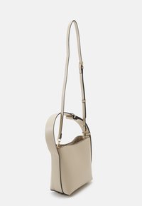 Lindex BAG BUCKET  LOOK - Bolso de mano - beige