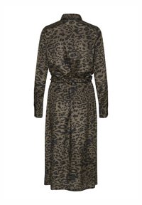 Abito con stampa leopardo in oliva e nero. Caratterizzato da maniche lunghe, colletto e vita aderente con un dettaglio arricciato sul retro.