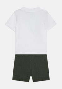 Timberland SET - Shorts - green