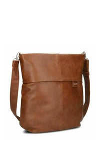 Borsa a spalla in pelle marrone con una texture morbida, caratterizzata da un design a pieghe e una tracolla regolabile. Include un'etichetta con il logo sulla parte frontale.