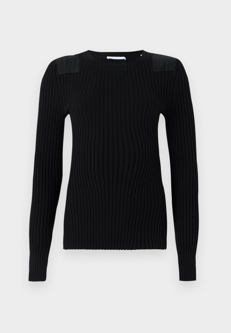 Pull en tricot côtelé noir à manches longues, avec des panneaux d'épaule texturés et un col rond. Fini lisse et silouhette ajustée.