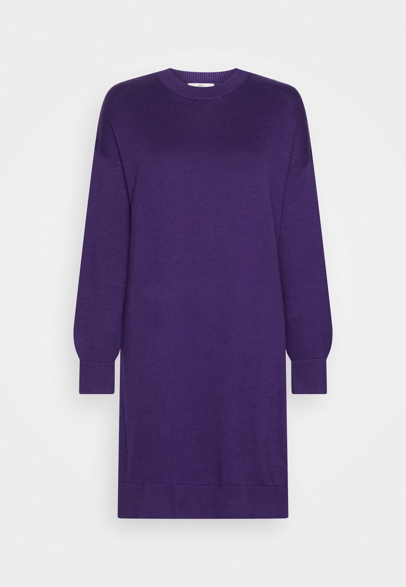 Vestido de punto morado con escote redondo, mangas largas tipo globo, puños acanalados y una silueta recta. Textura suave, sin estampados.